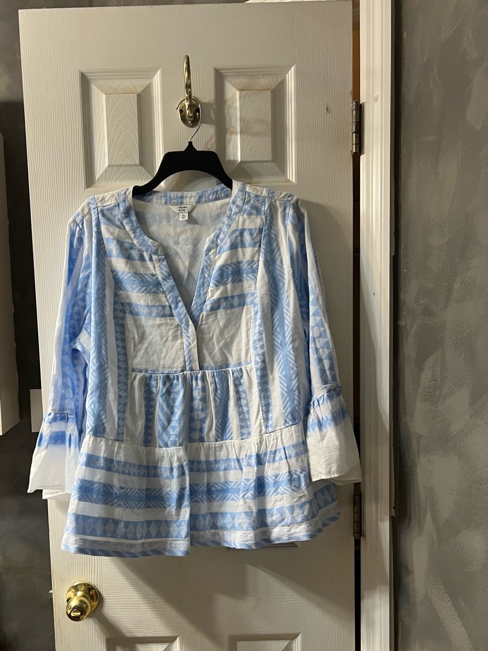 Crown & Ivy Blue White Geometric Peasant Top XL 100% Cotton Boho 3/4 Sleeve